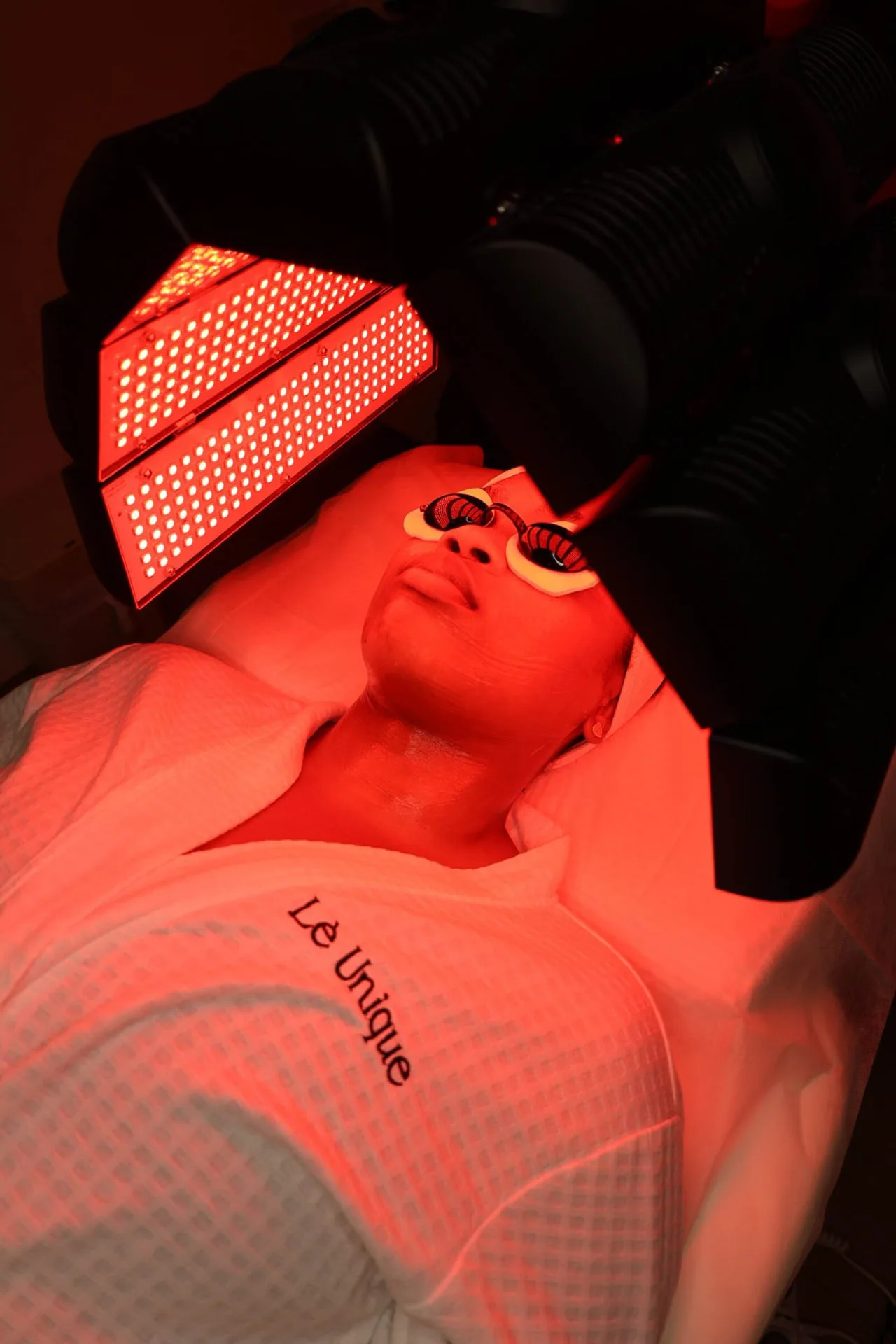 Red Light Therapy at Lè Unique Skinlab